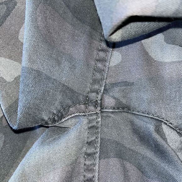 DEMOCRACY “AB” SOLUTION CAMO JEGGING WITH DISTRESSED KNEES SIZE 4 - Picture 9 of 10